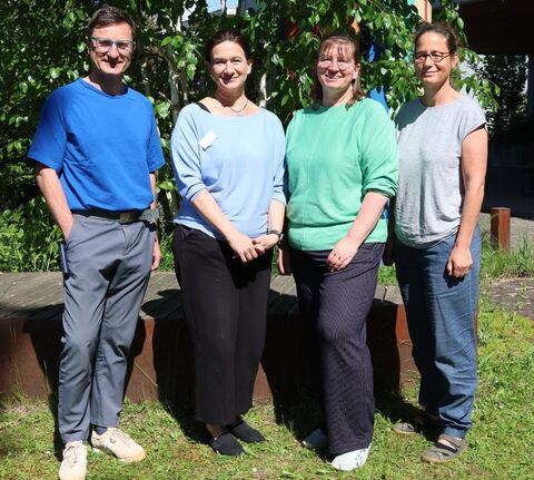 Im Bild das UK-Implementierungsteam mit (v.l.n.r.) Marcus Kaiser, Interdisziplinäre Therapieleitung, Ramona Biller, UK-Fachfrau im HJW, Kursleiterin Sabrina Beer und Nele Fischer, UK-Fachfrau im HJW. Bild: Andrea JagodeKursleiterin Sabrina Beer (li. i.Bild) und Marcus Kaiser, Interdisziplinäre Therapieleitung. Bild: Andrea Jagode